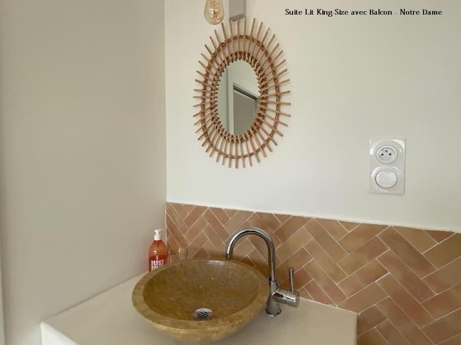 Lafrenchcasa Clandestina Apartment Marseille Bagian luar foto