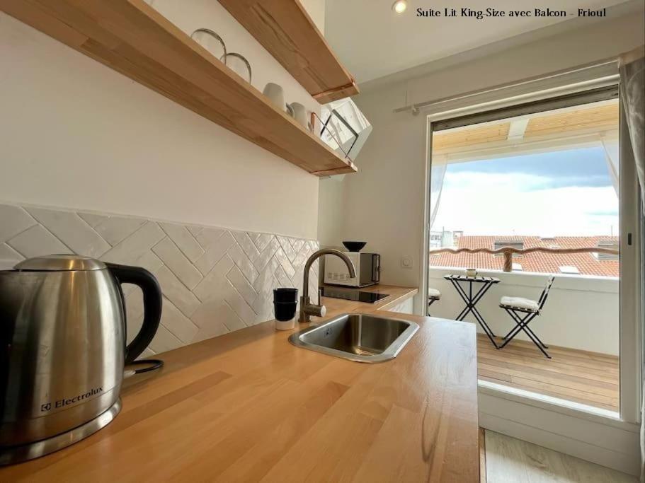 Lafrenchcasa Clandestina Apartment Marseille Bagian luar foto
